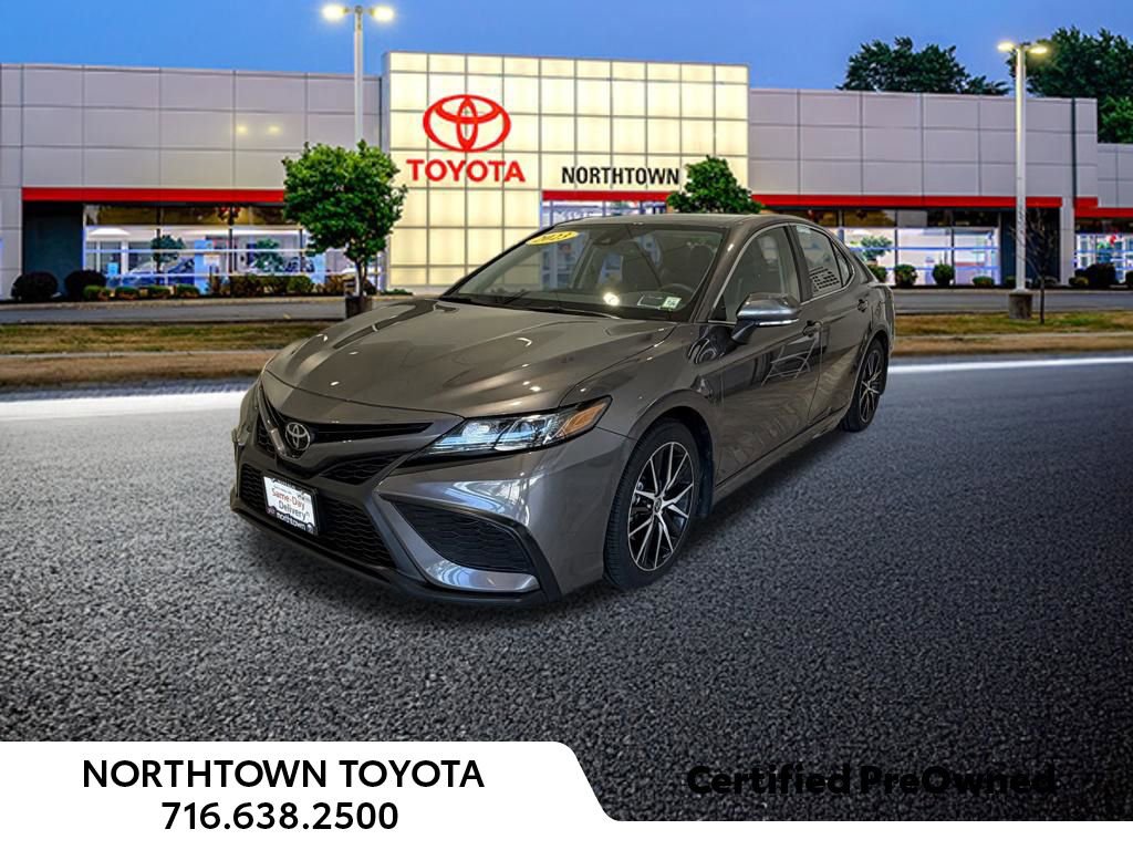 Used 2023 Toyota Camry SE w/ Cold Weather Package AWD/4WD image 1