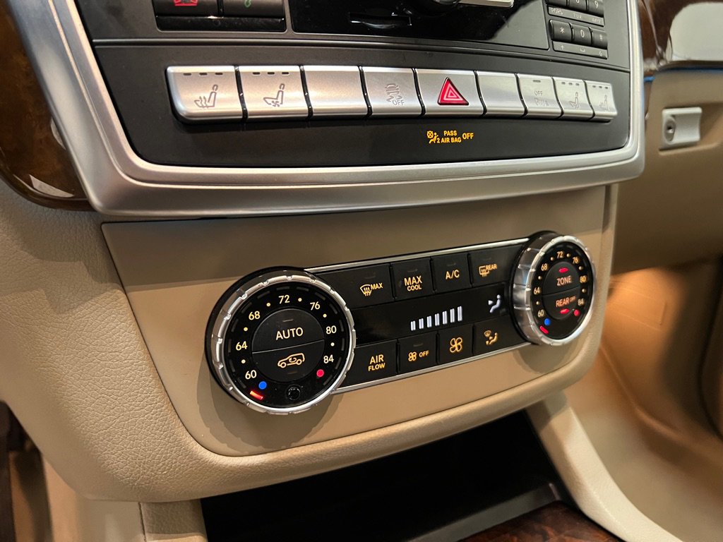 Used 2015 Mercedes-Benz GL 550 4MATIC image 25