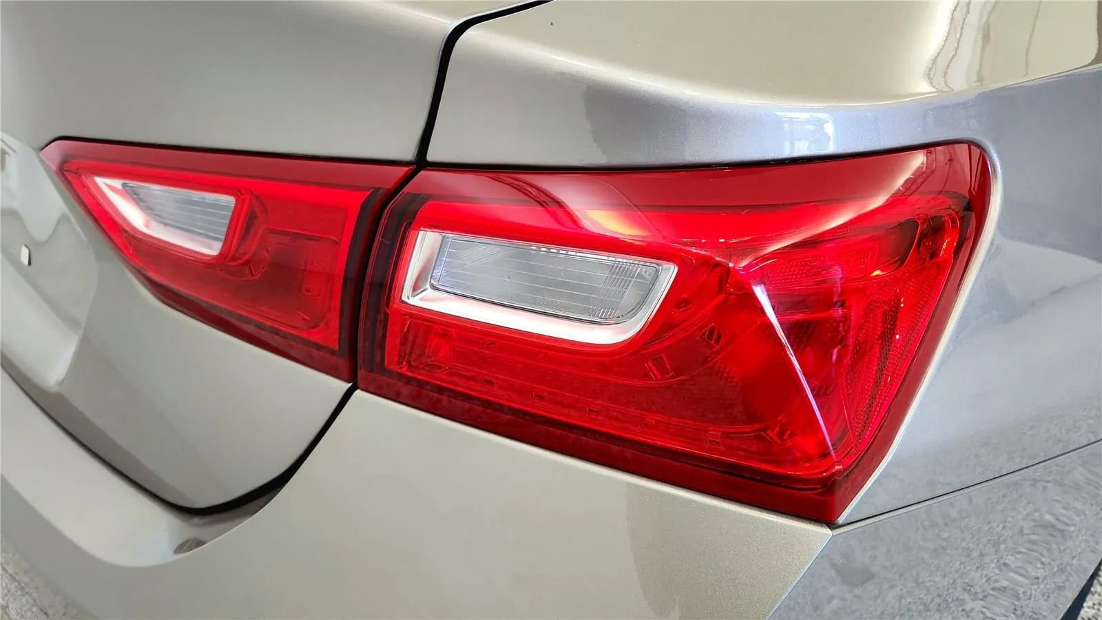 Used 2025 Chevrolet Malibu LS FWD image 15
