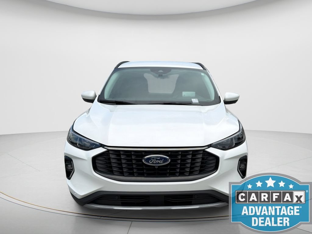 Used 2023 Ford Escape Platinum w/ Premium Technology Package AWD/4WD image 2