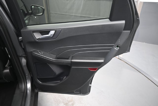 Used 2023 Ford Escape ST-Line AWD/4WD image 16