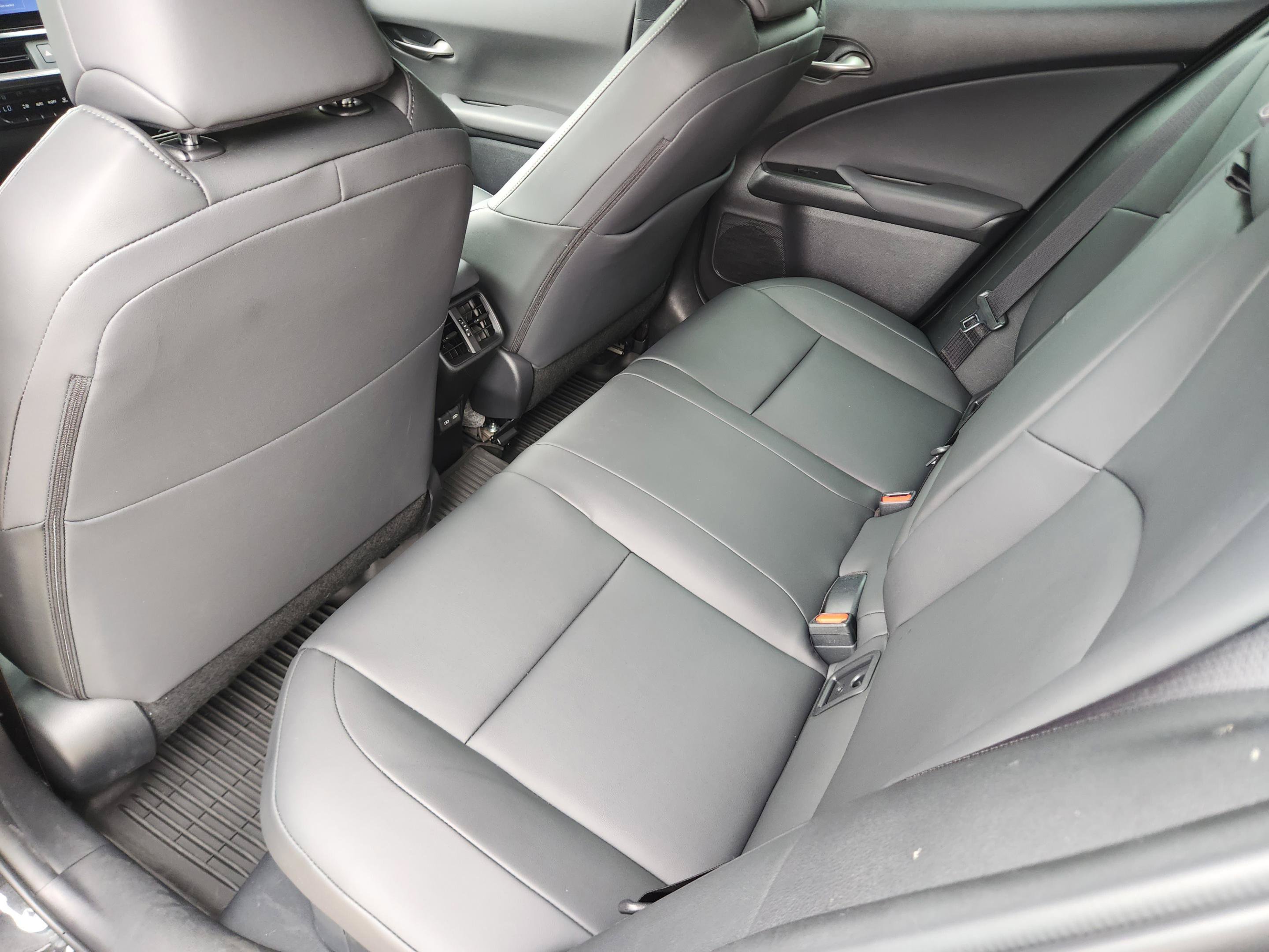 Used 2025 Lexus UX 300h FWD image 28