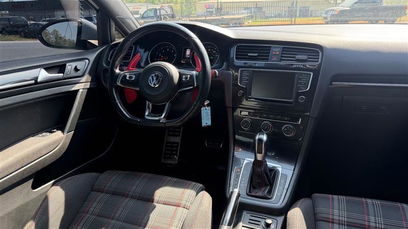Used 2016 Volkswagen GTI SE FWD image 19