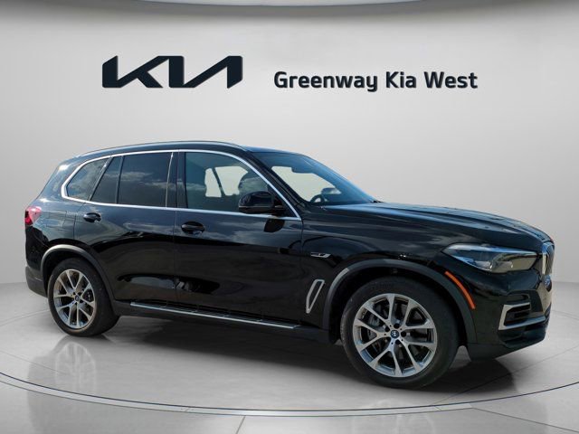 Used 2023 BMW X5 xDrive45e image 2