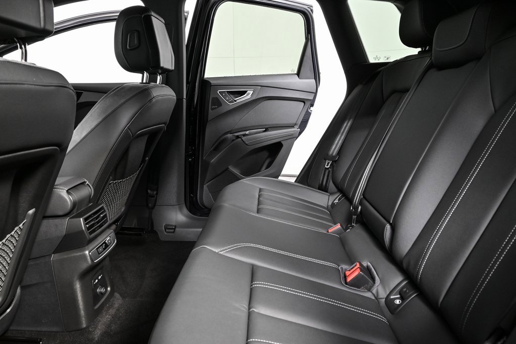 New 2025 Audi Q4 e-tron Prestige image 16