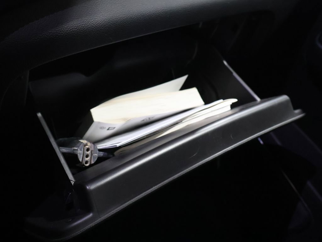 Used 2018 Chevrolet Suburban Premier image 33