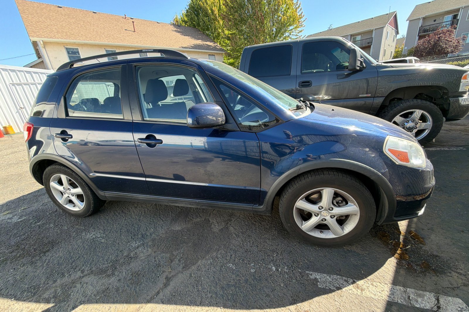 Used 2008 Suzuki SX4 Hatchback FWD image 2