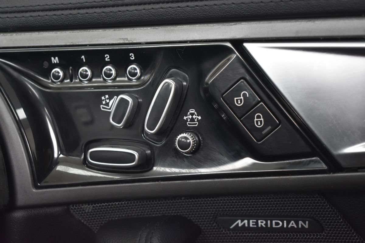 Used 2014 Jaguar F-TYPE image 35