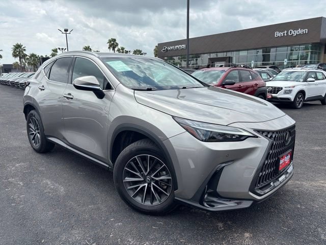 Used 2025 Lexus NX 250 FWD w/ Accessory Package (2T) image 1