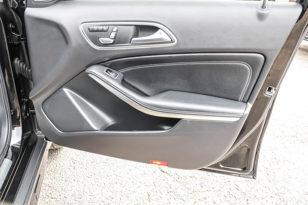 Used 2018 Mercedes-Benz GLA 250 4MATIC image 37