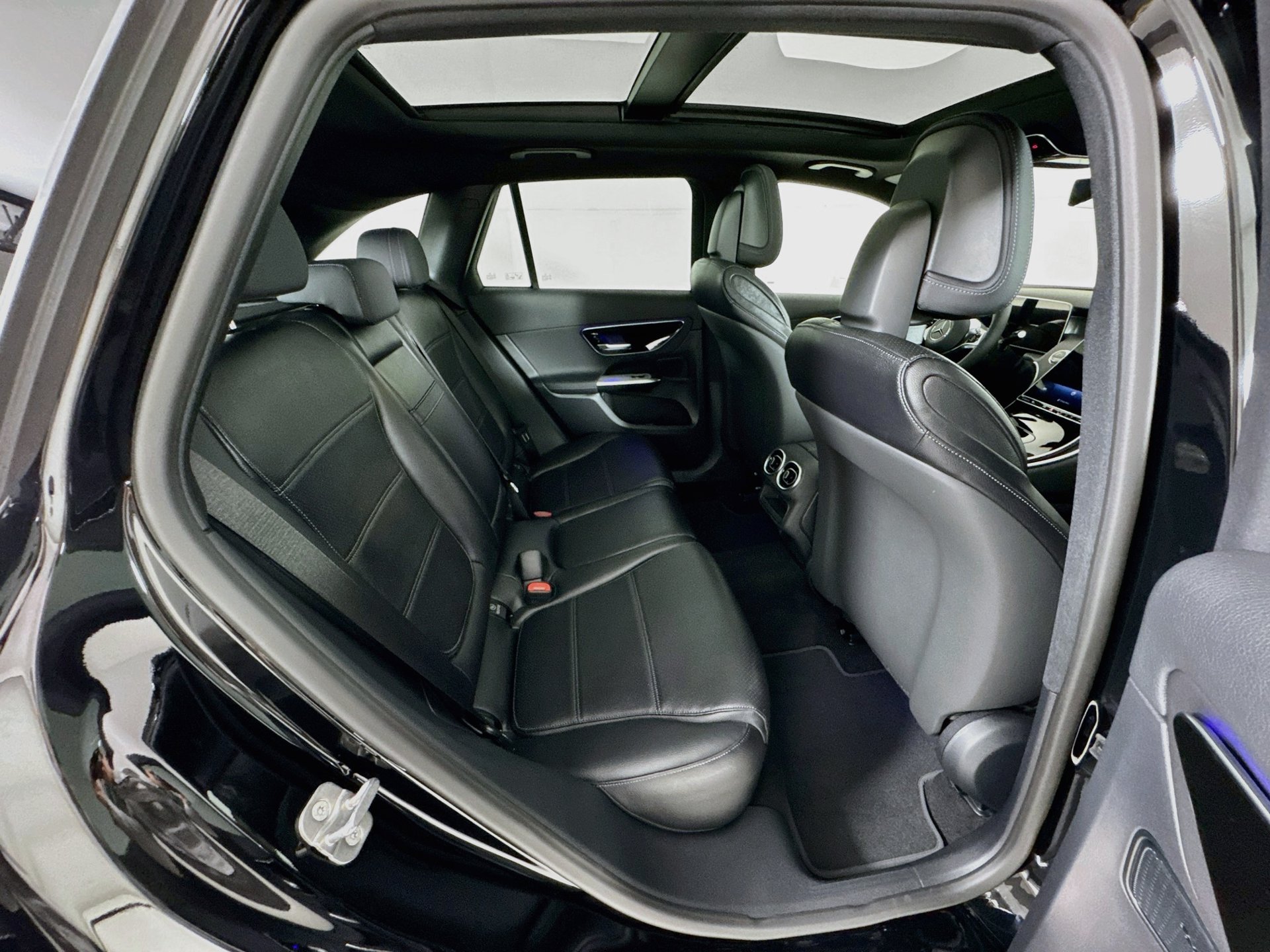 New 2027 Mercedes-Benz GLC 300 4MATIC image 30