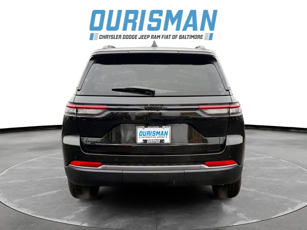 New 2026 Jeep Grand Cherokee Laredo image 5