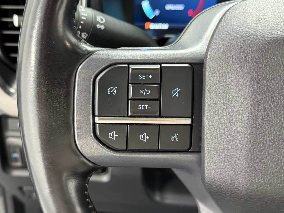 Used 2023 Ford F250 Lariat w/ Black Appearance Package image 18