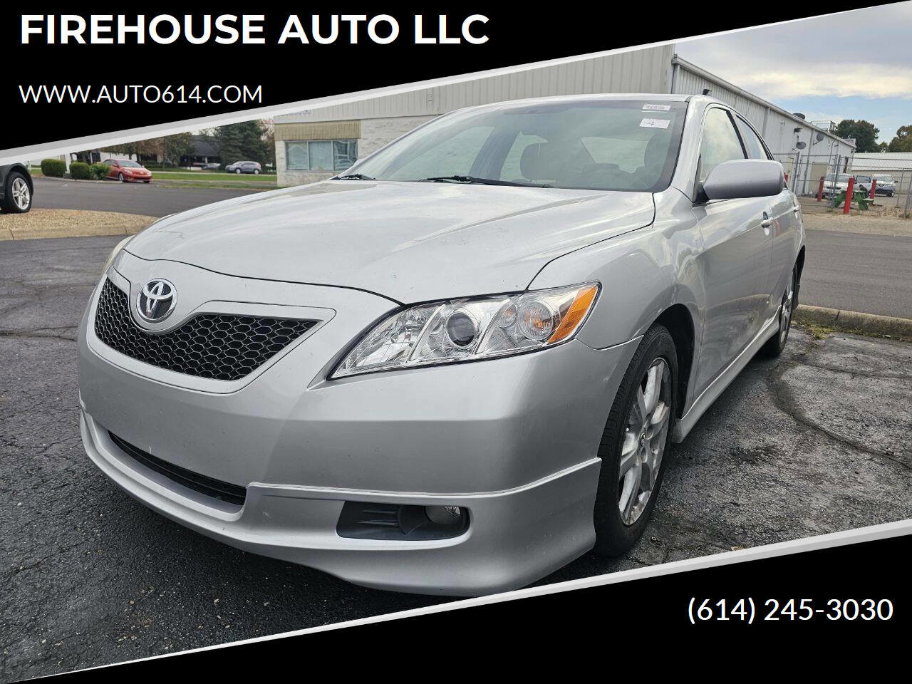 Used 2009 Toyota Camry SE FWD image 1