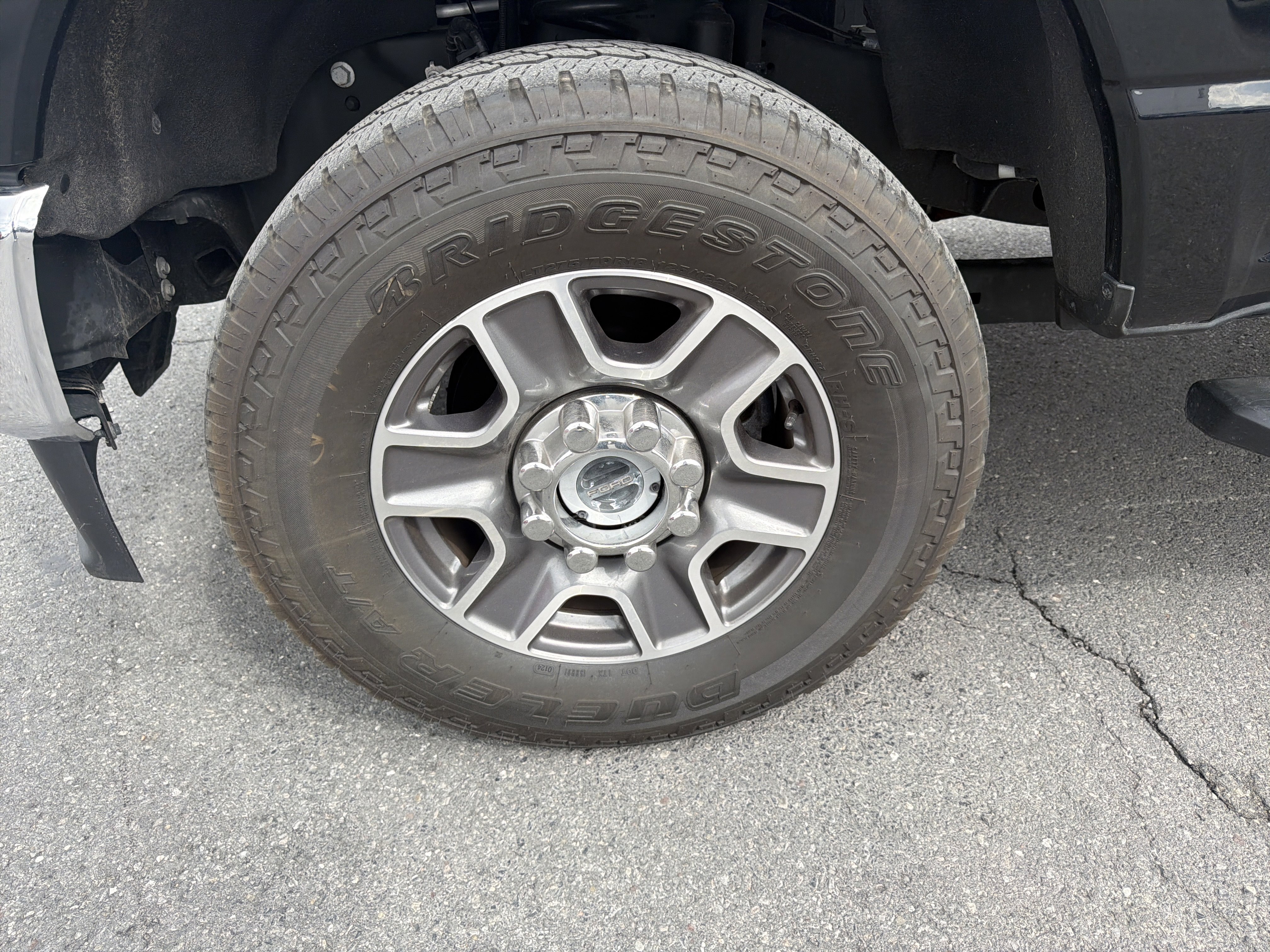 Used 2024 Ford F350 Lariat w/ Camper Package image 11