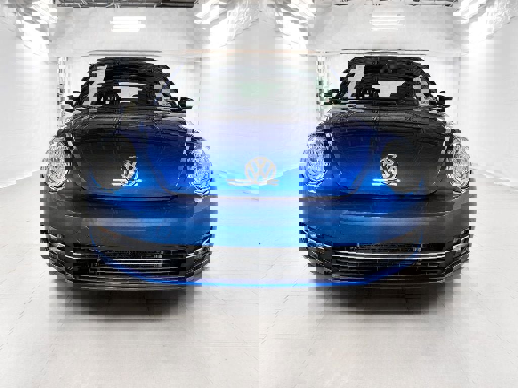 Used 2013 Volkswagen Beetle 2.0T FWD image 2