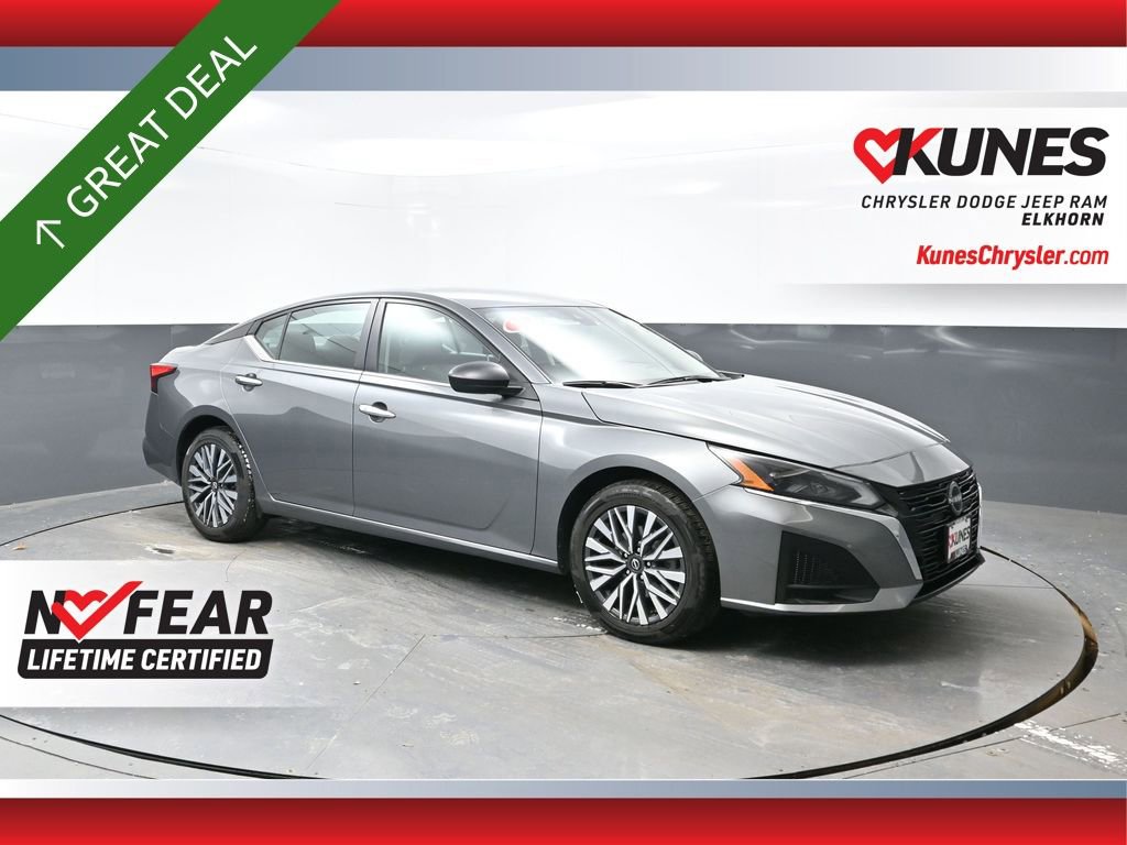 Used 2024 Nissan Altima 2.5 SV