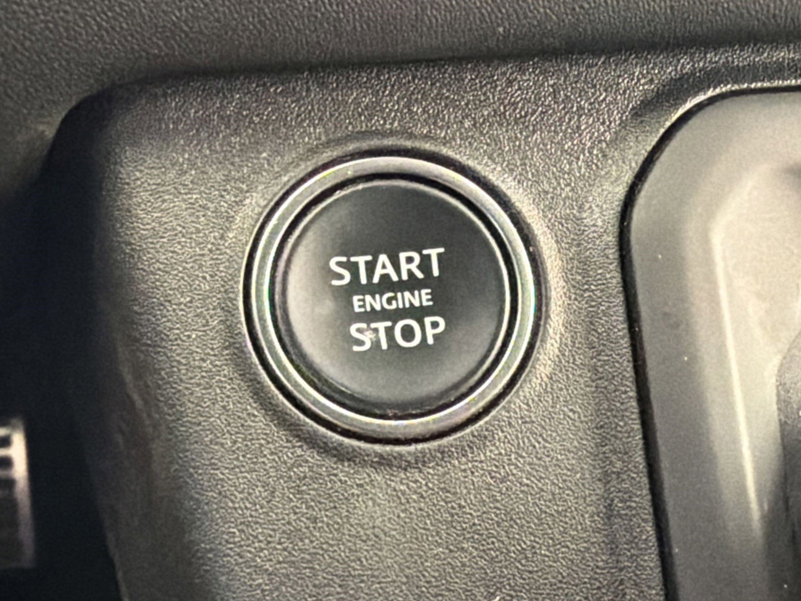 Used 2023 Land Rover Defender 130 X image 26