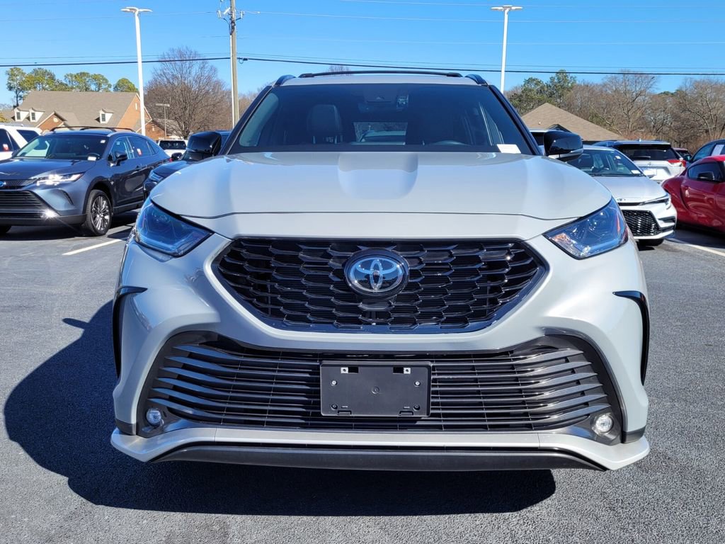 Certified 2025 Toyota Highlander XSE AWD/4WD image 2