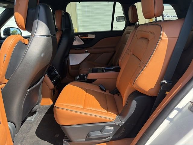 Certified 2025 Lincoln Aviator Black Label AWD/4WD image 17