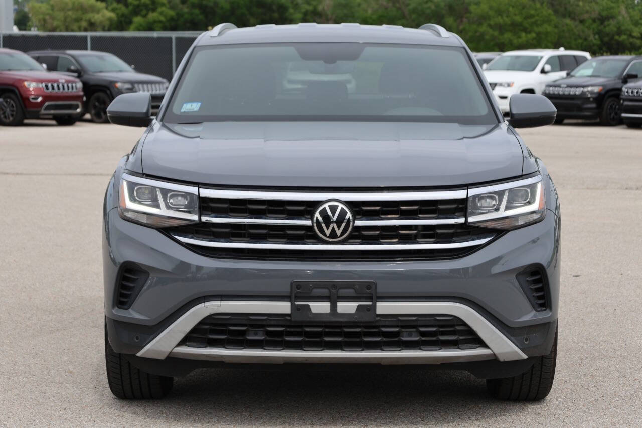 Used 2020 Volkswagen Atlas Cross Sport SE w/ Towing Package AWD/4WD image 2