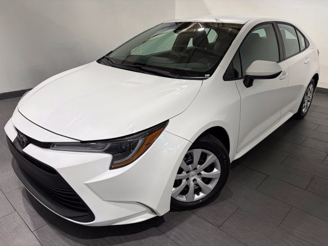 Used 2024 Toyota Corolla LE FWD image 1