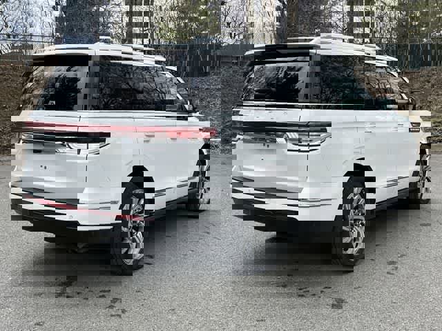 Used 2024 Lincoln Navigator Reserve image 35