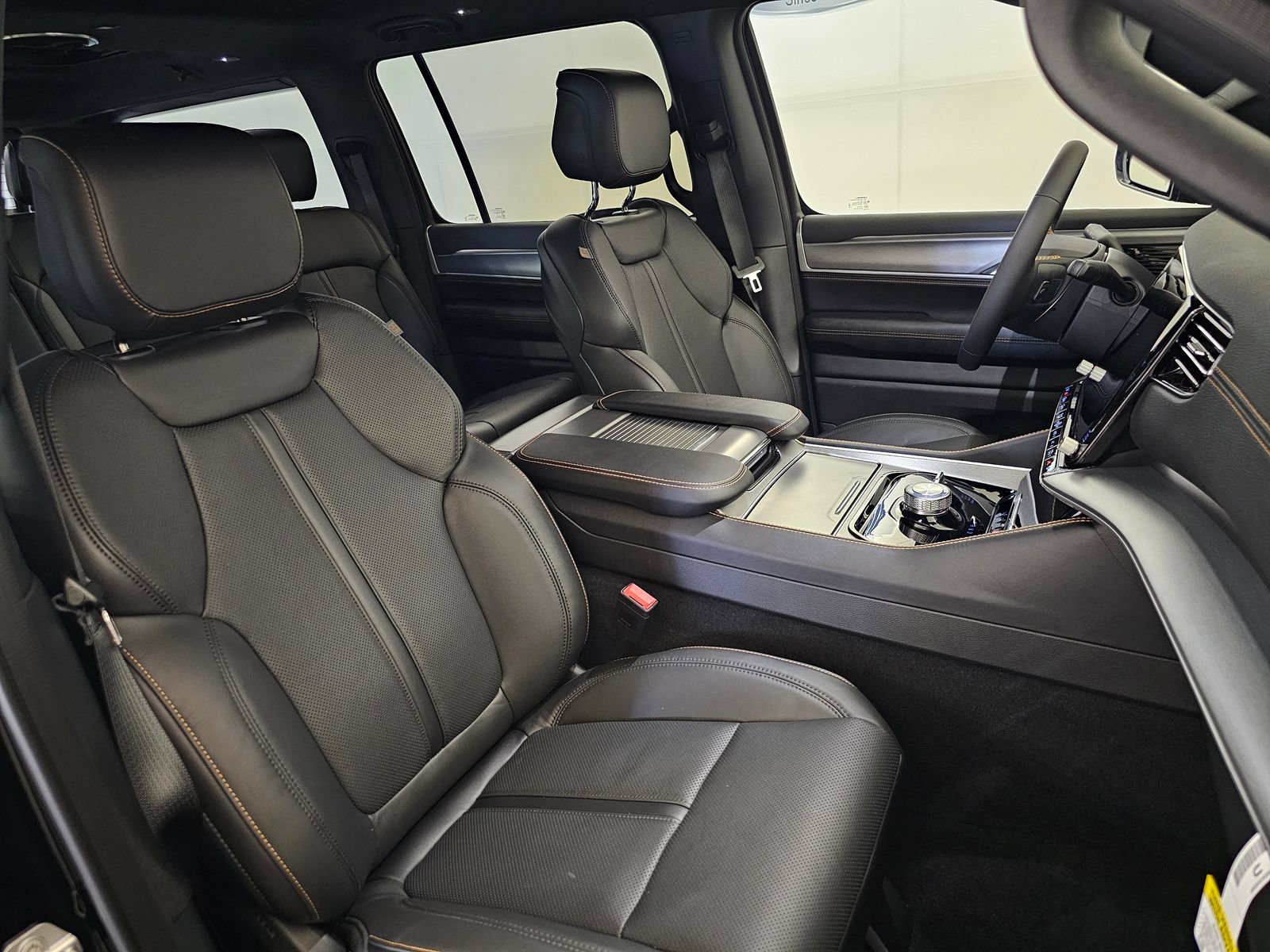New 2026 Jeep Grand Wagoneer 4WD image 30