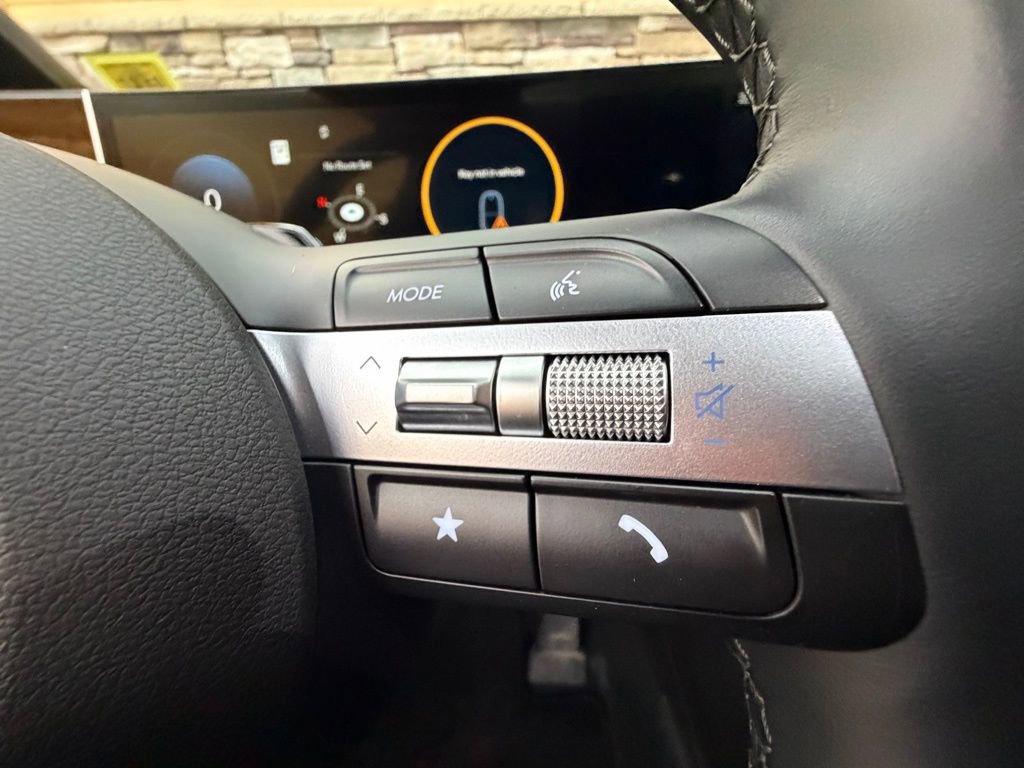 Used 2025 Hyundai Santa Cruz Limited image 24