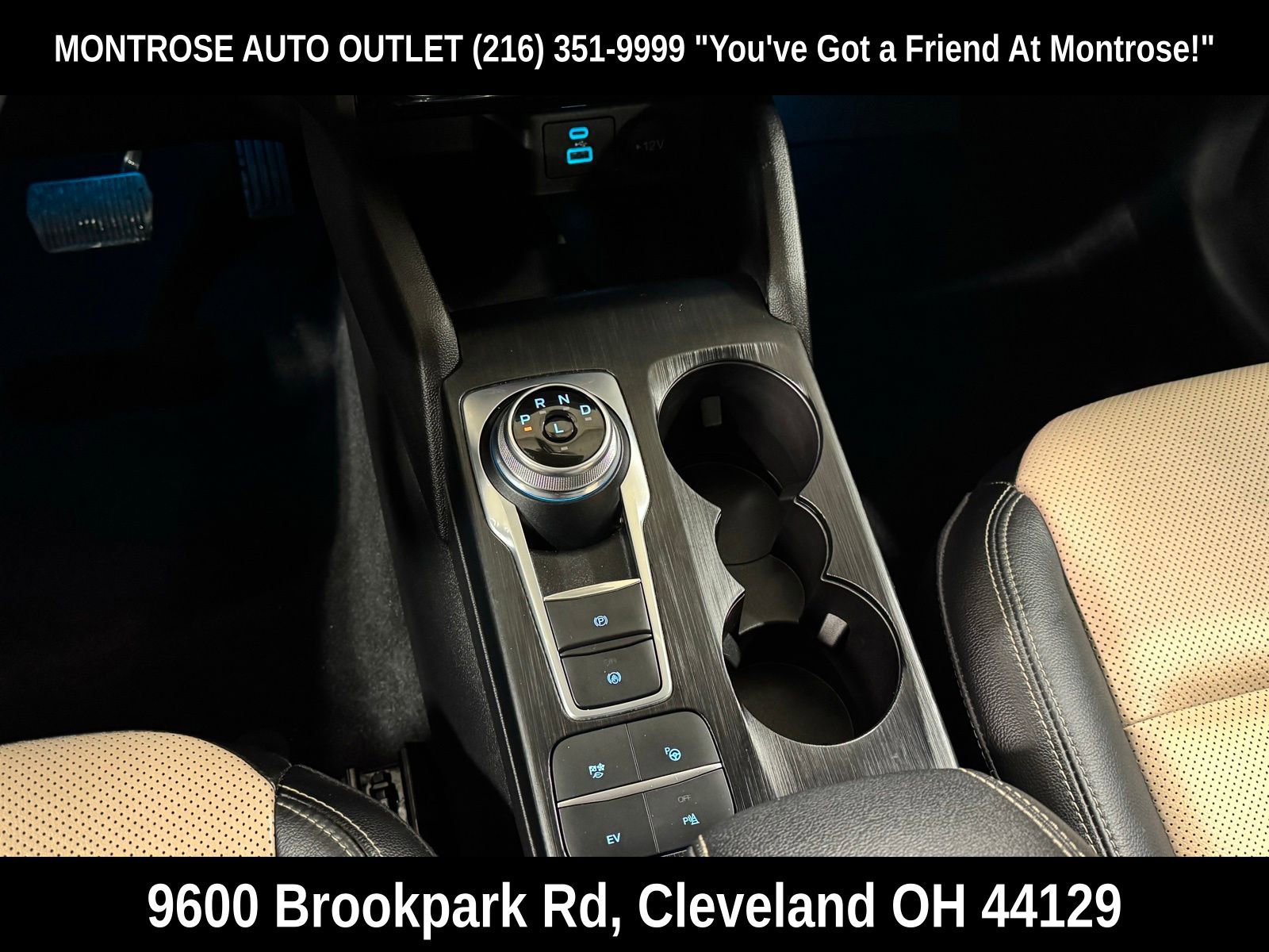 Used 2022 Ford Escape Titanium w/ Titanium Premium Package image 21