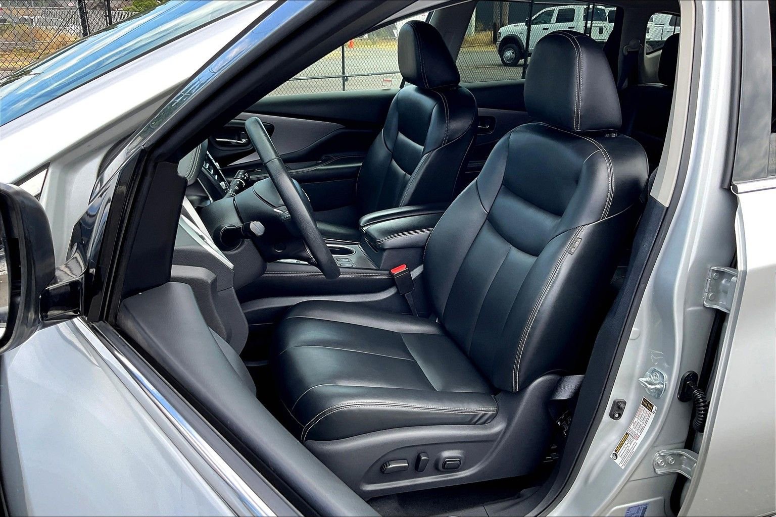 Used 2023 Nissan Murano SV image 29