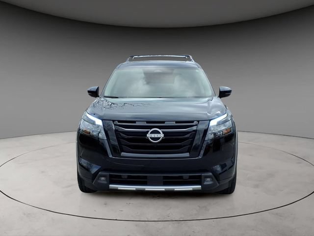 Certified 2025 Nissan Pathfinder Platinum w/ Black Appearance Package AWD/4WD image 14
