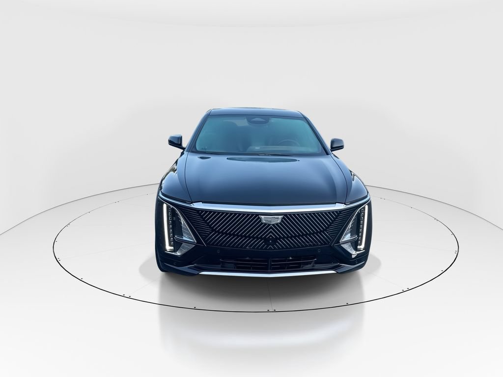 Used 2024 Cadillac Lyriq Luxury AWD/4WD image 3