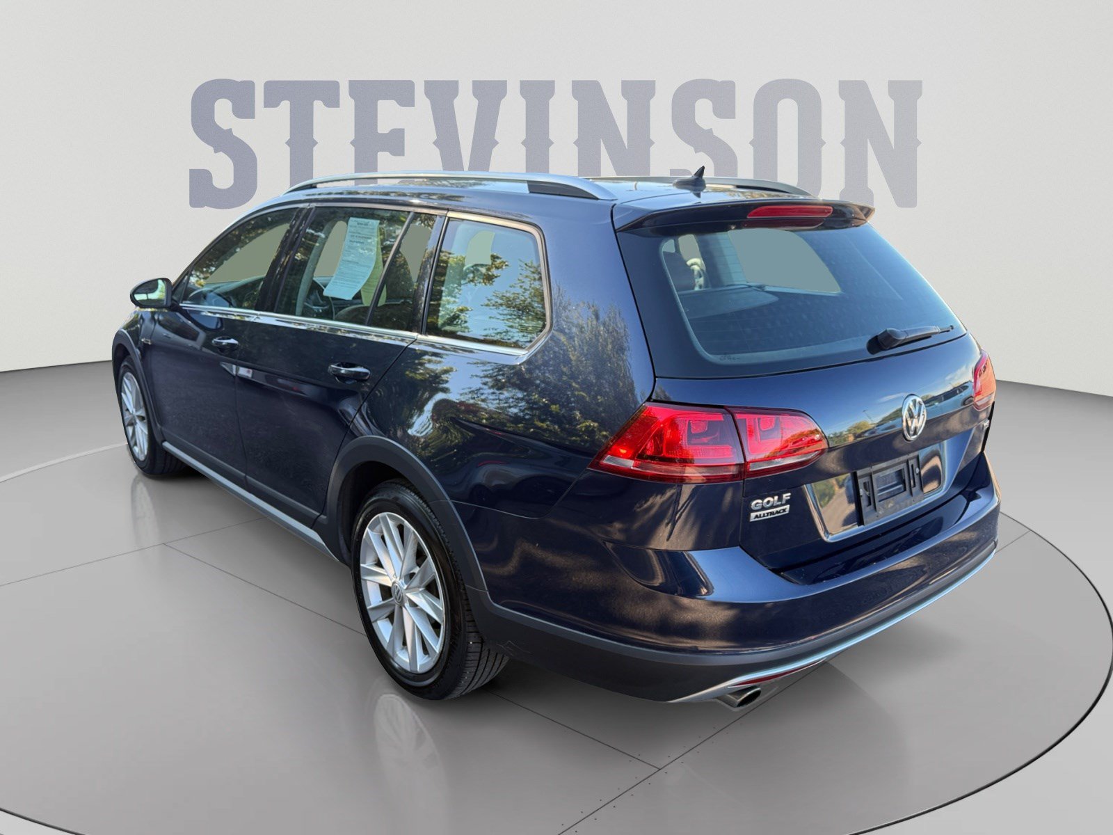 Used 2017 Volkswagen Golf Alltrack S AWD/4WD image 3