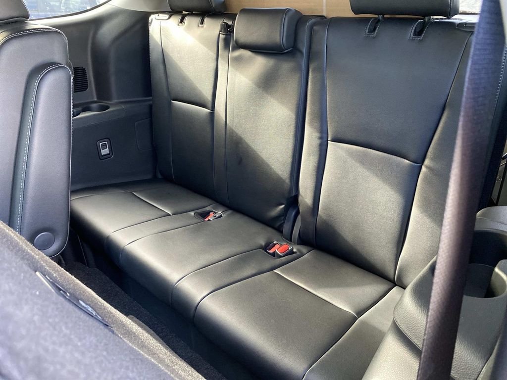 New 2026 Toyota Highlander Platinum AWD/4WD image 7