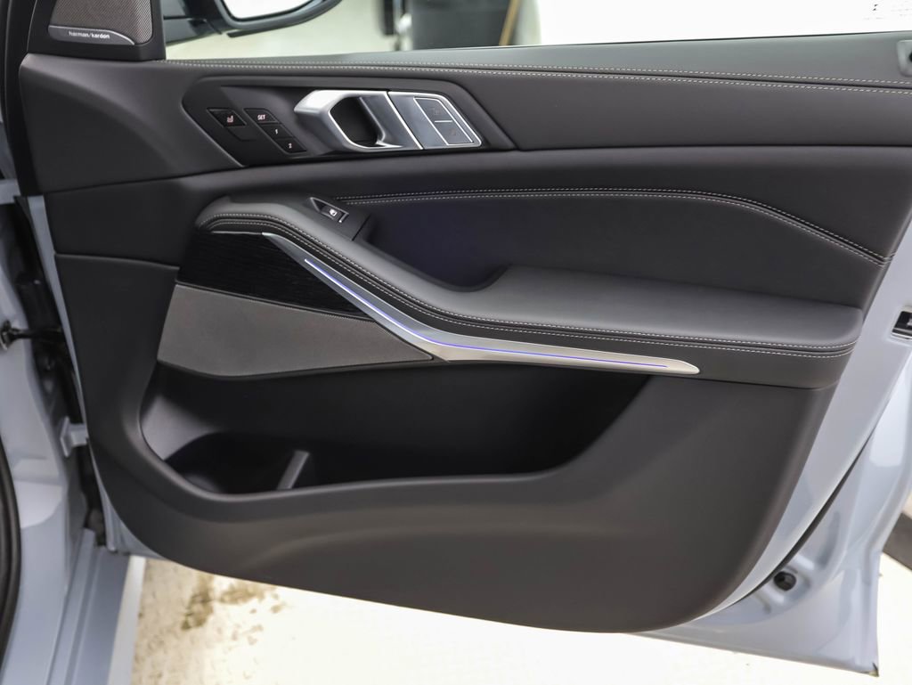 New 2026 BMW X7 xDrive40i image 32