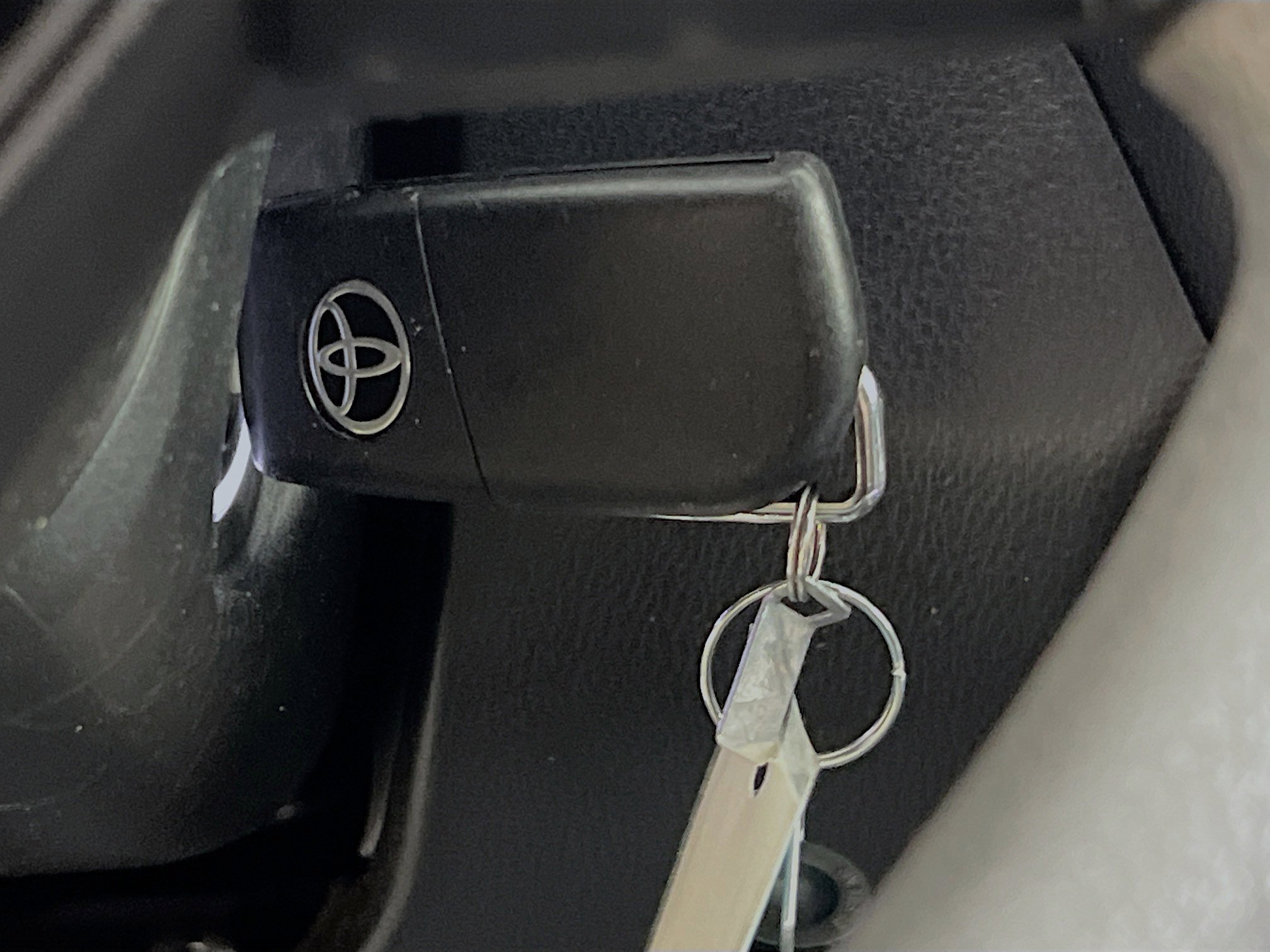 Used 2024 Toyota RAV4 LE FWD image 23