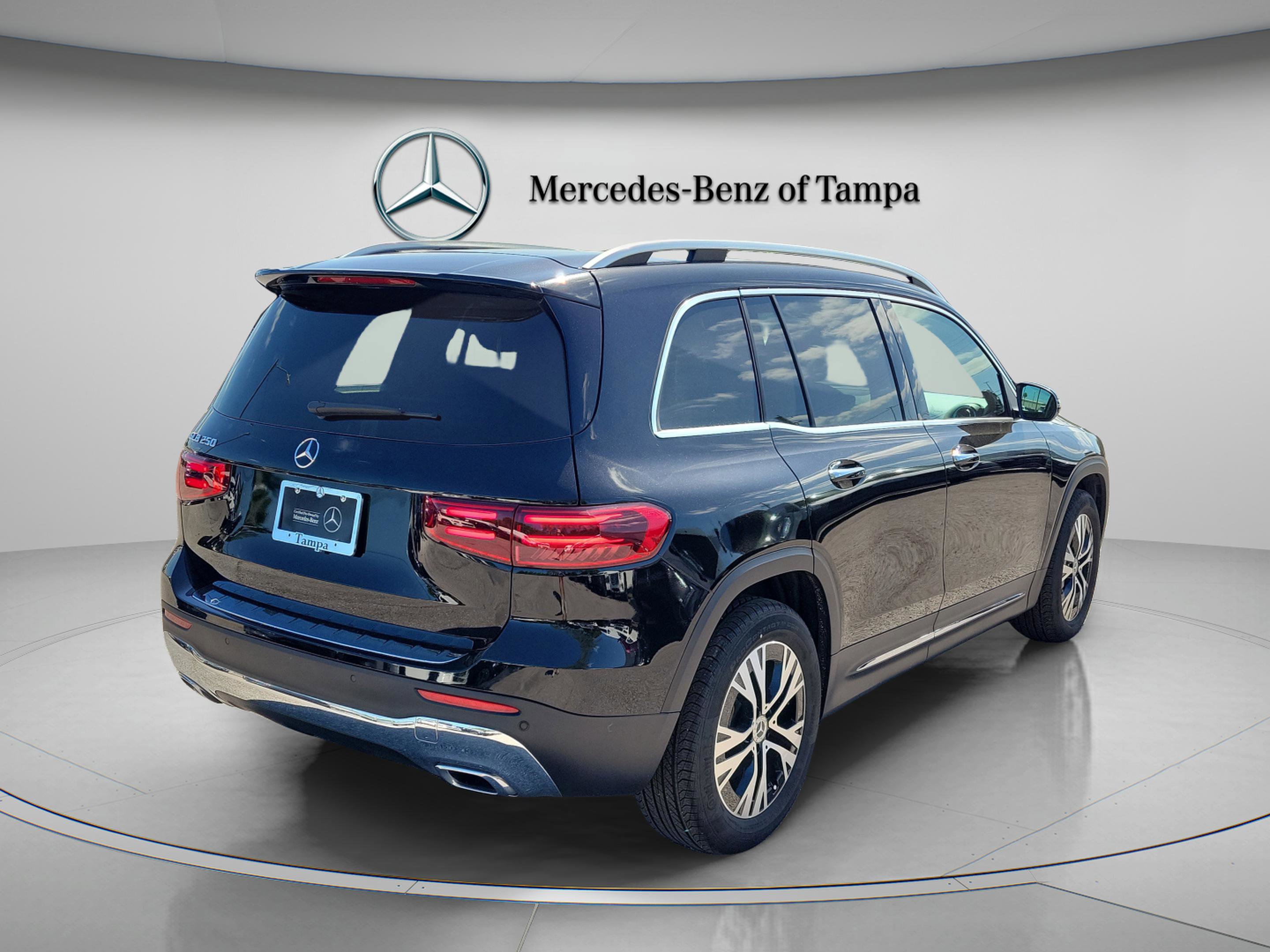 Certified 2025 Mercedes-Benz GLB 250 image 3