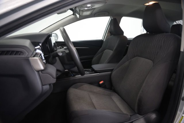 Used 2025 Toyota Camry LE FWD image 18