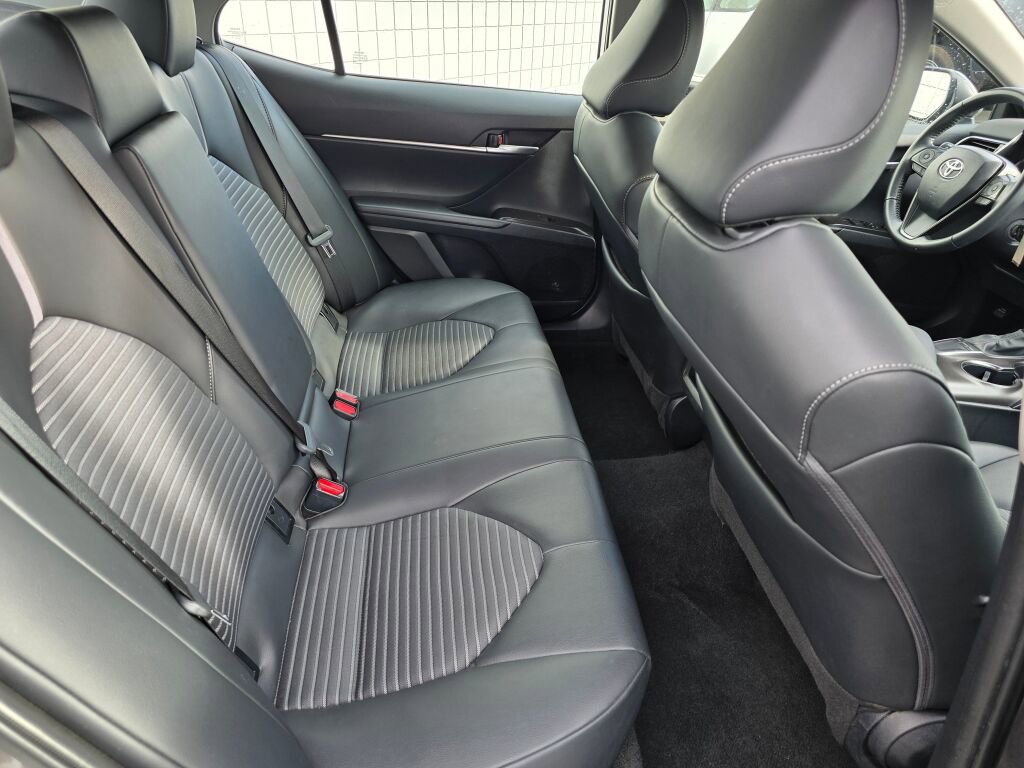 Used 2024 Toyota Camry SE image 39