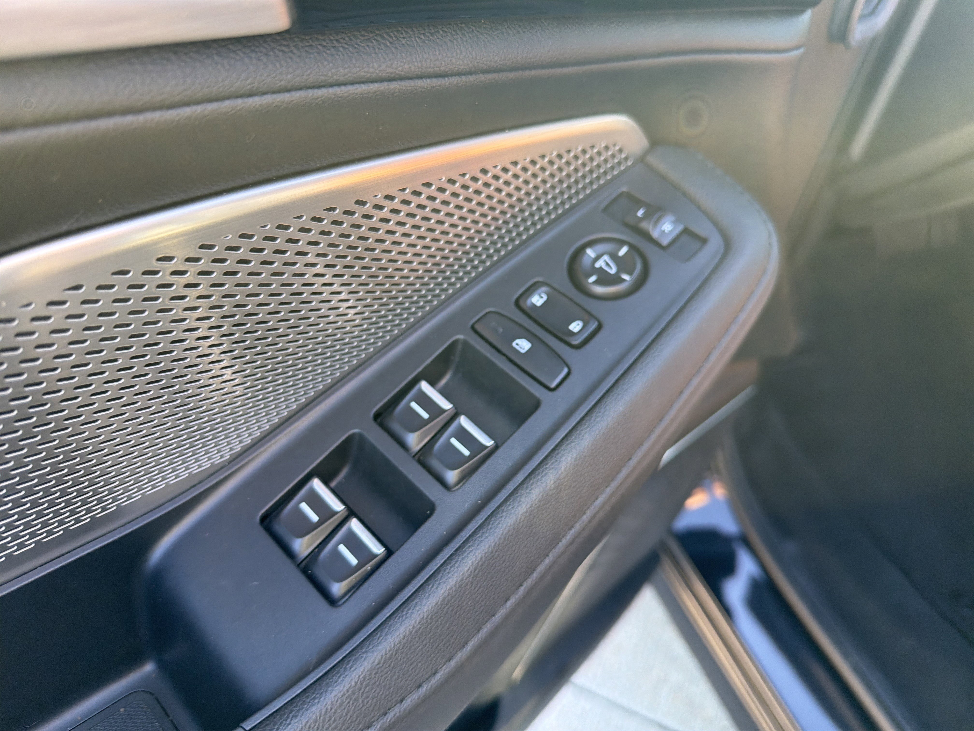 Certified 2024 Acura MDX SH-AWD image 15