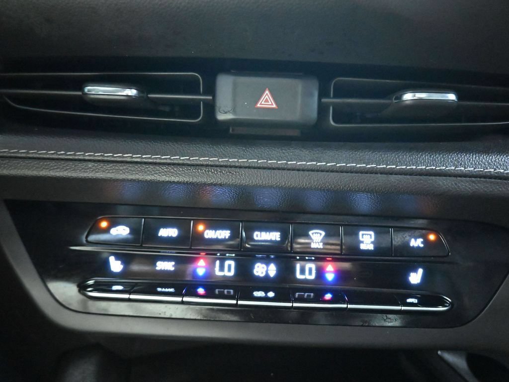 Used 2021 Buick Envision Essence AWD/4WD image 20