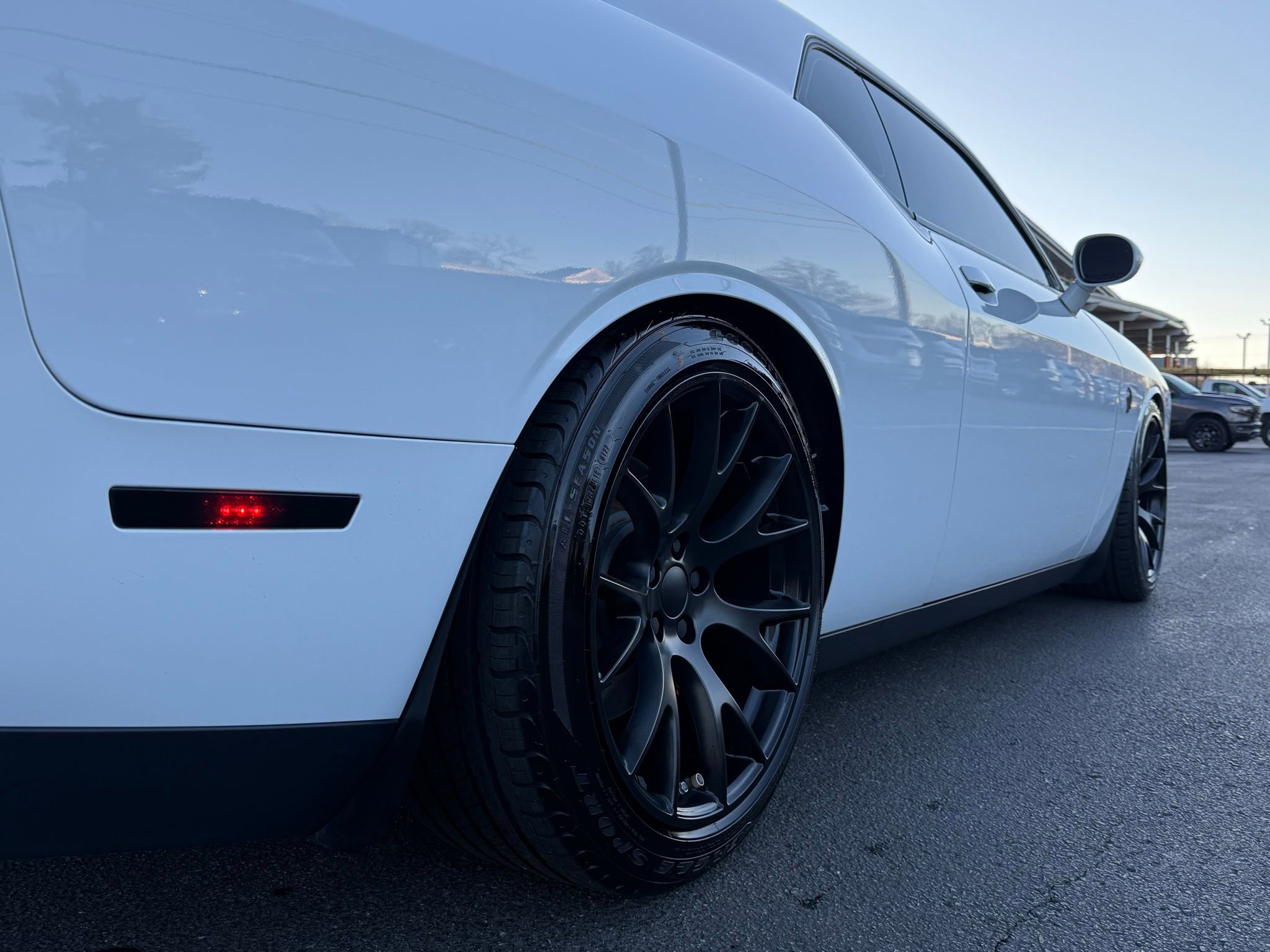 Used 2016 Dodge Challenger SRT Hellcat image 9