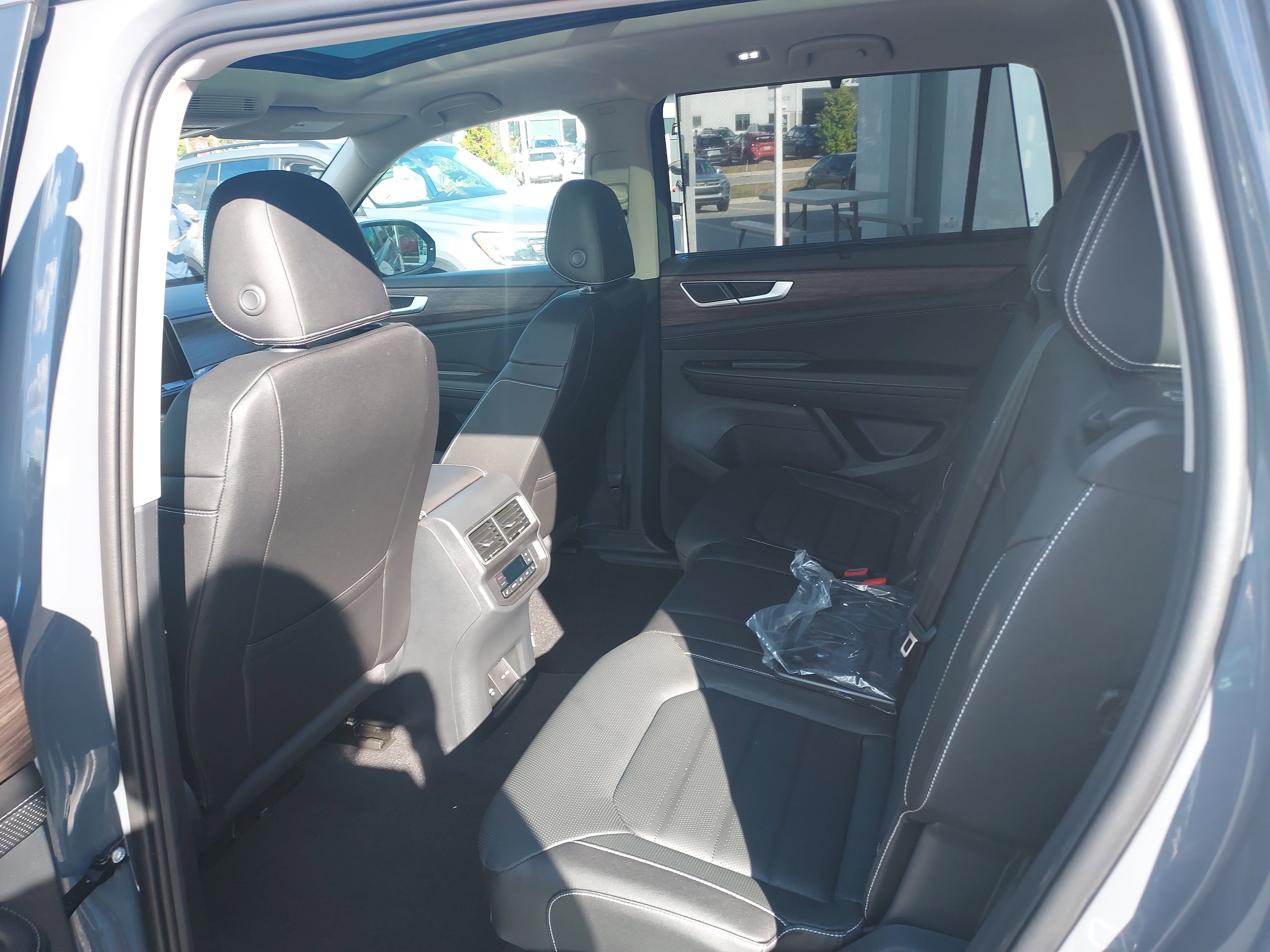 New 2026 Volkswagen Atlas SEL image 17