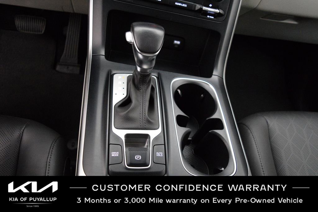 Used 2024 Kia Carnival LX FWD image 24