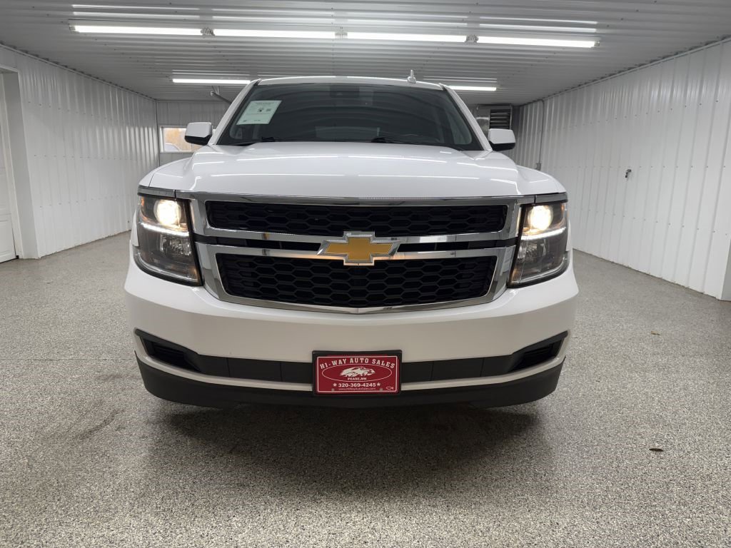 Used 2018 Chevrolet Suburban LT image 2