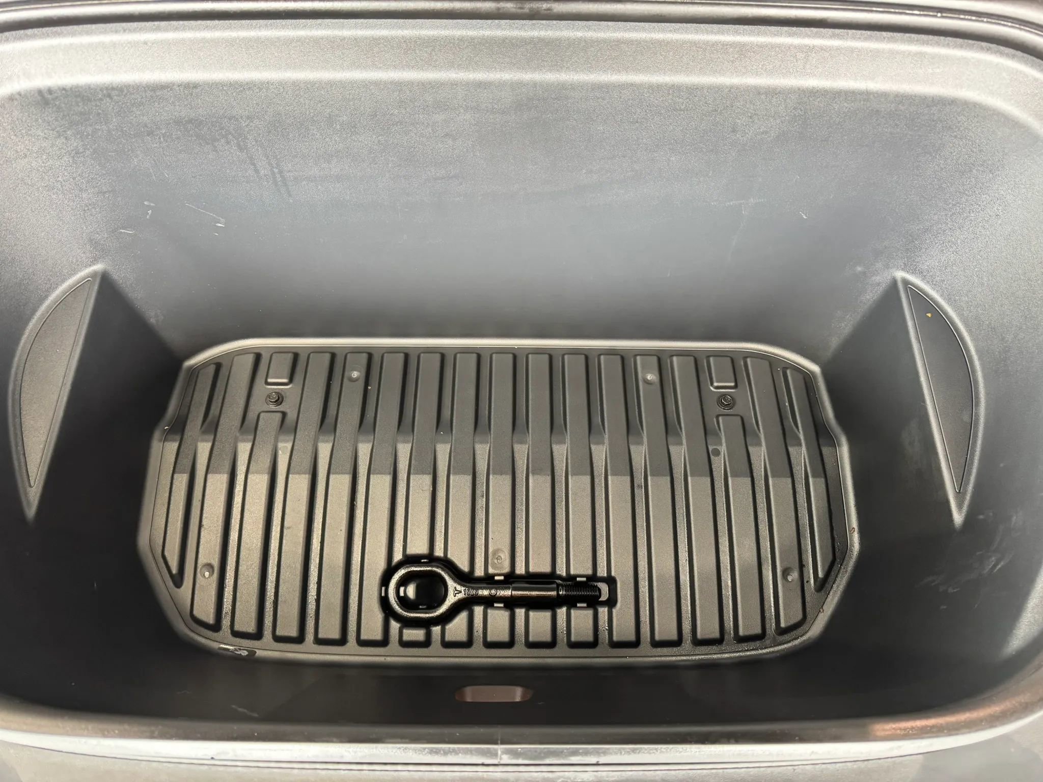 Used 2020 Tesla Model Y Long Range image 40