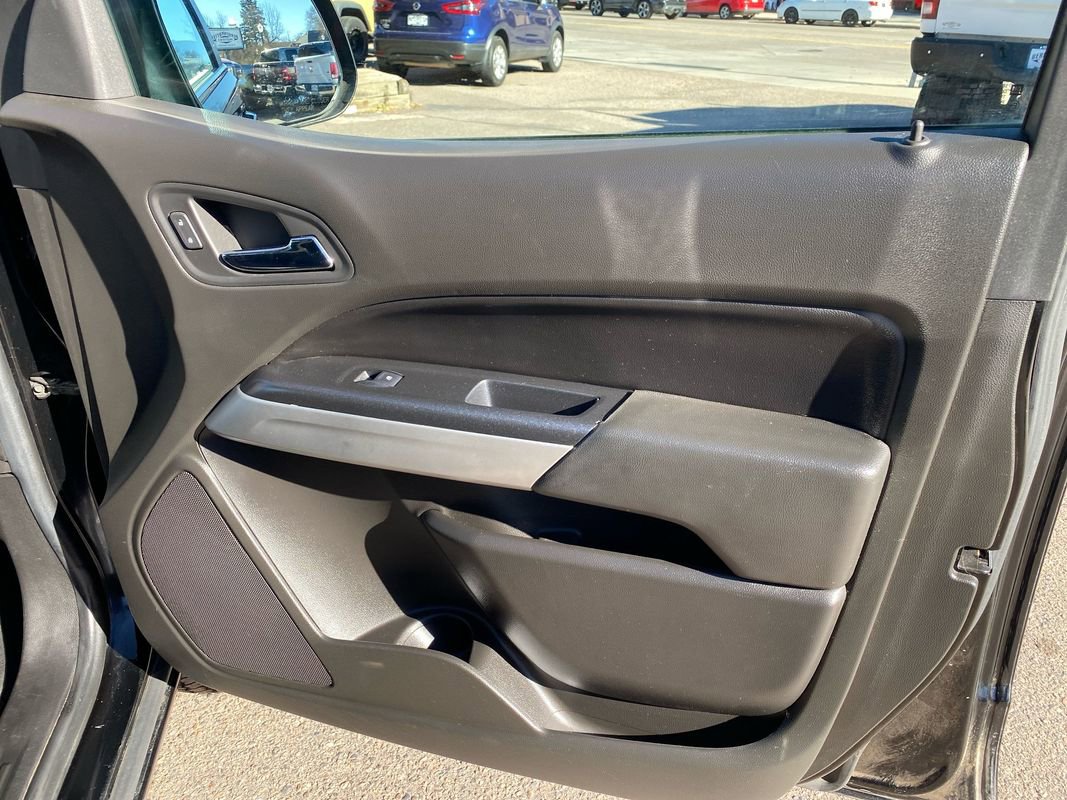 Used 2015 Chevrolet Colorado LT w/ LT Convenience Package image 31