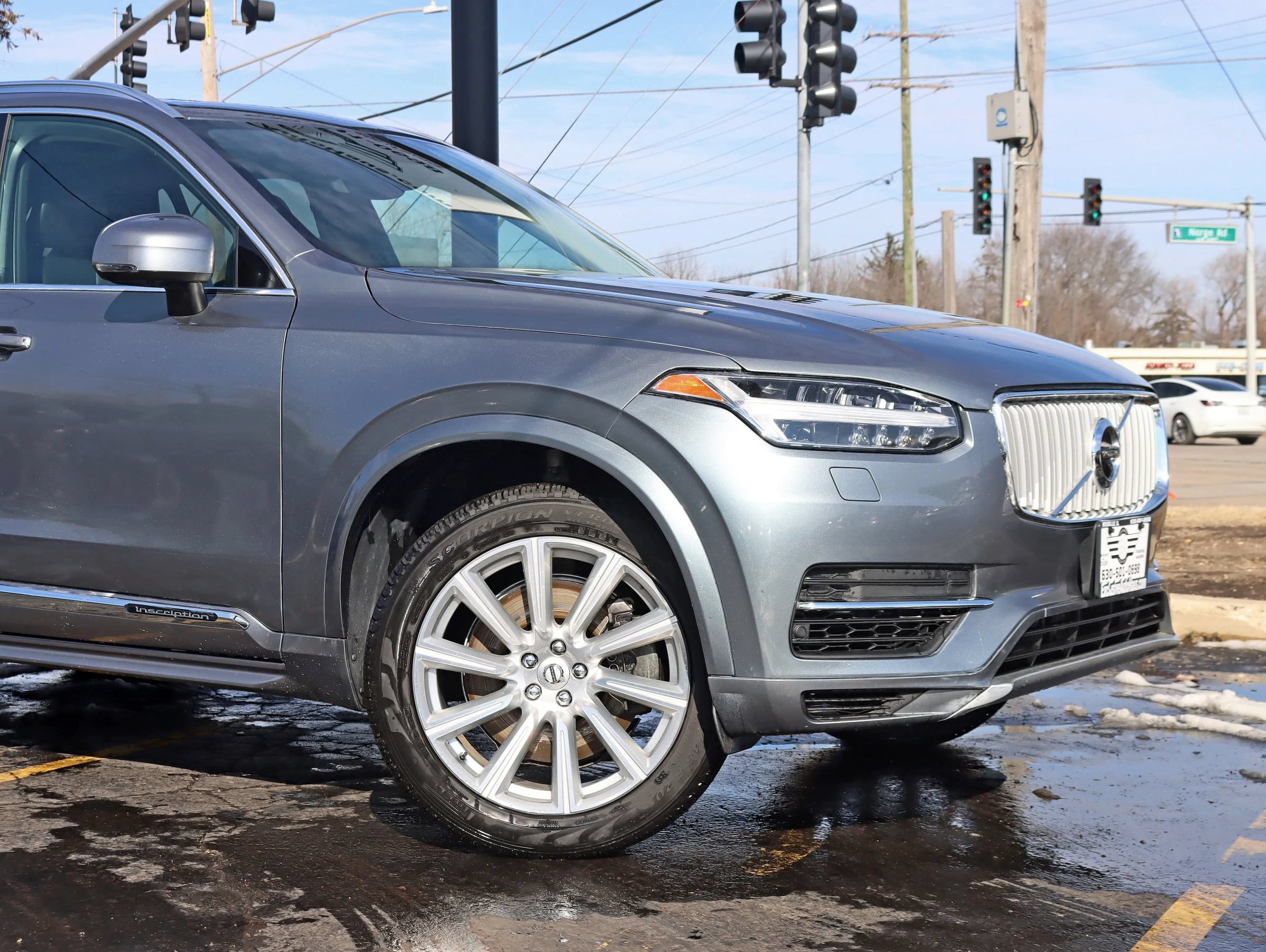 Used 2016 Volvo XC90 T8 Inscription w/ Protection Package Plus AWD/4WD image 3