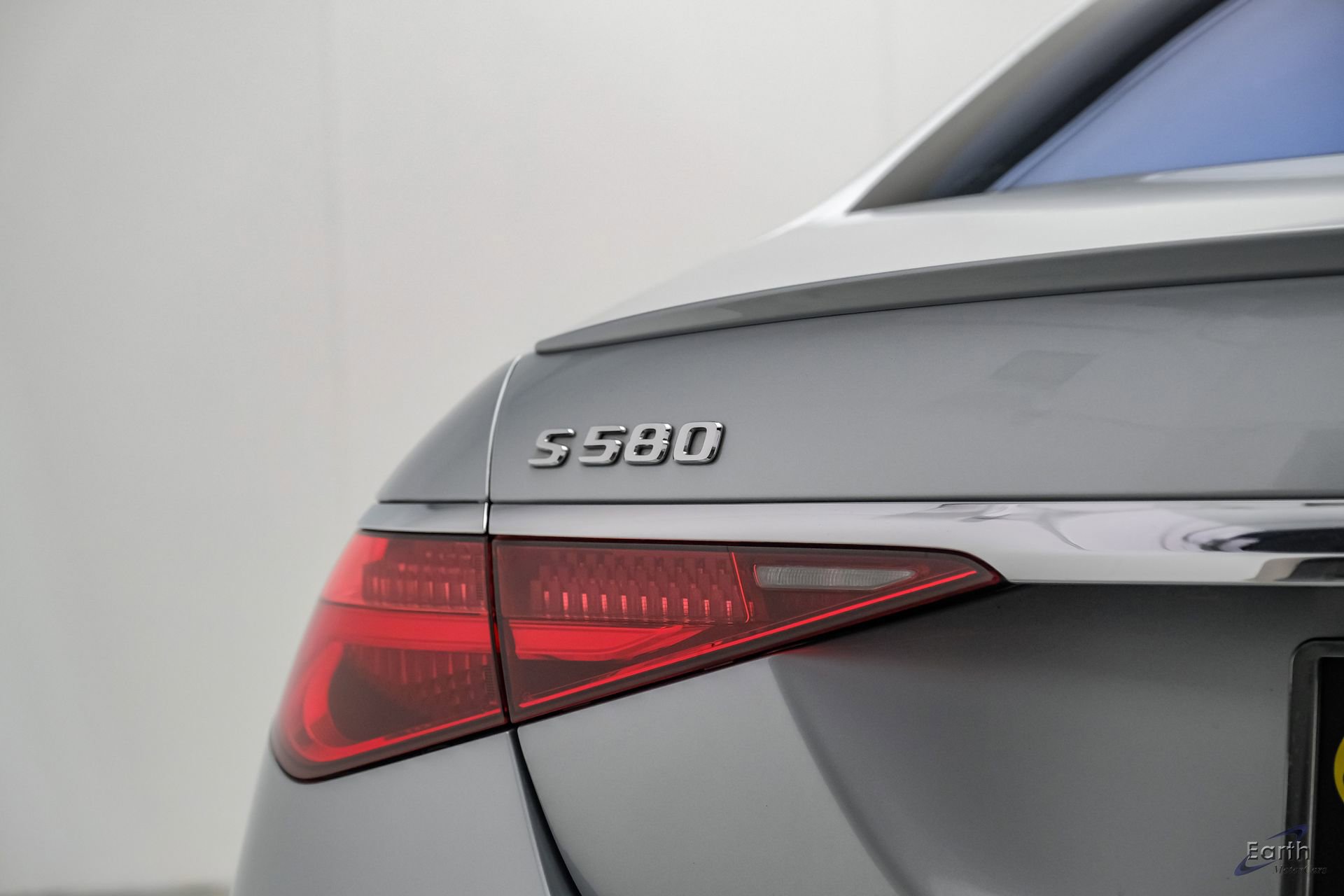 Used 2022 Mercedes-Benz S 580 4MATIC Sedan w/ AMG Line Package image 18